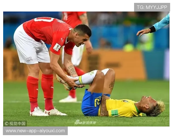 内马尔倒地铲传形成奇袭，巴西前场创造出绝佳机会